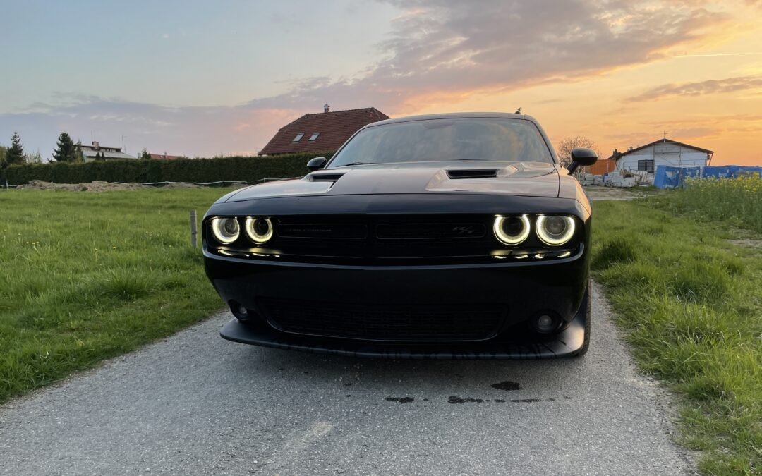 dodge challenger 5,7 manuál